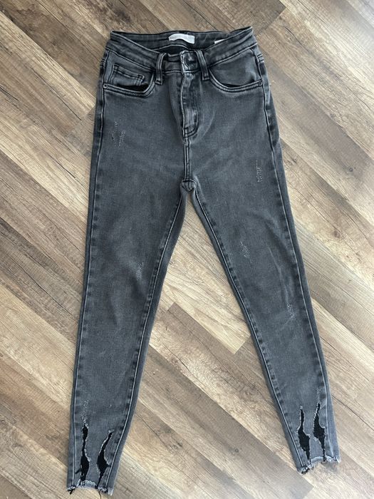 Еластични дънки с висока талия