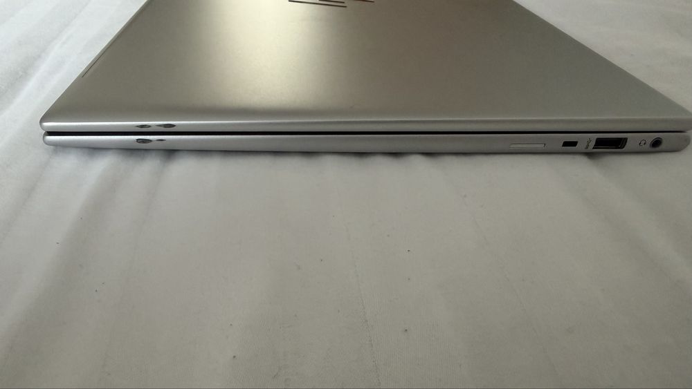 HP Elitebook 860 G10 i7