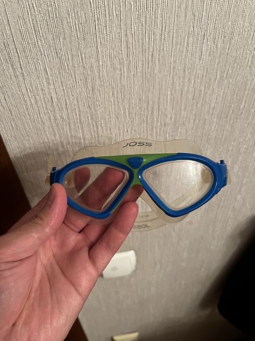 продам очки для плавания