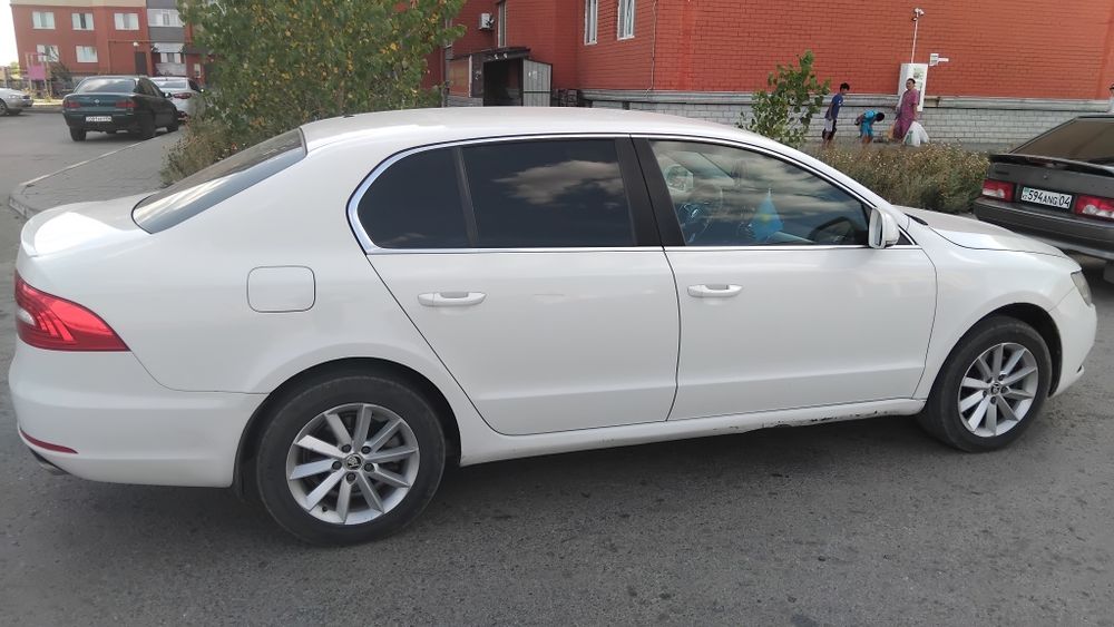 Продам машину Skoda Superb 2013