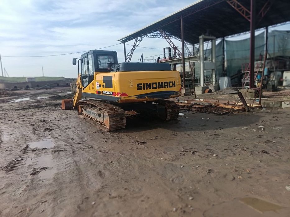 Ekskavator 2024 yil sotiladi