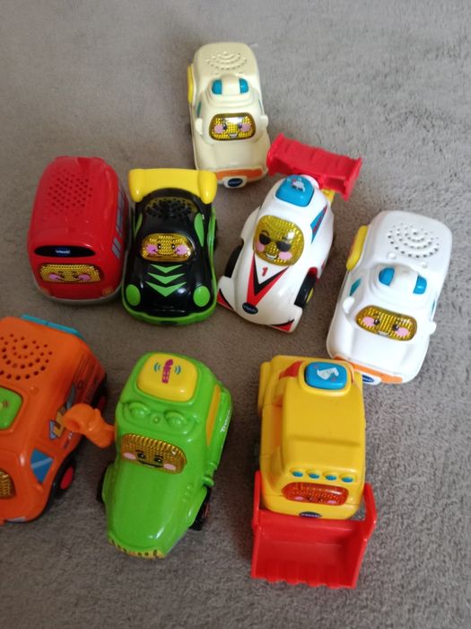 Mașinuțe Vtech,folosite funcționează cu baterii