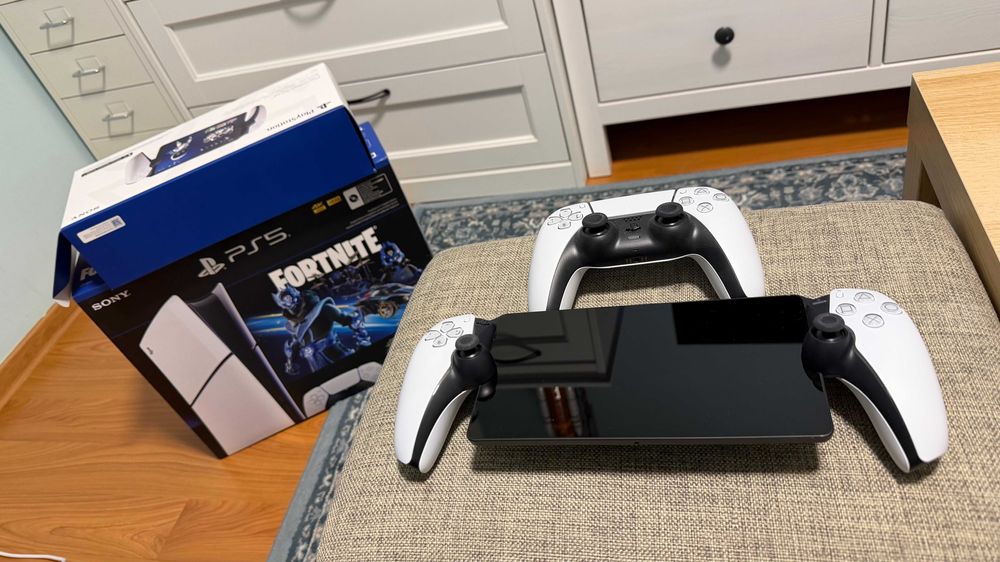 Playstation 5 Slim Digital 1 TB + Playstation Portal