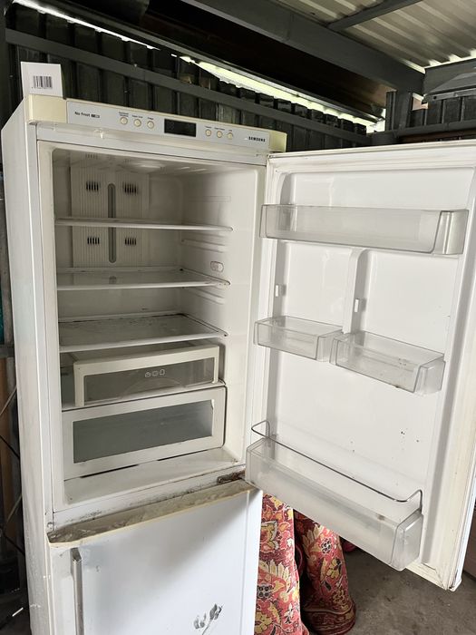 Продам холодильник Samsung