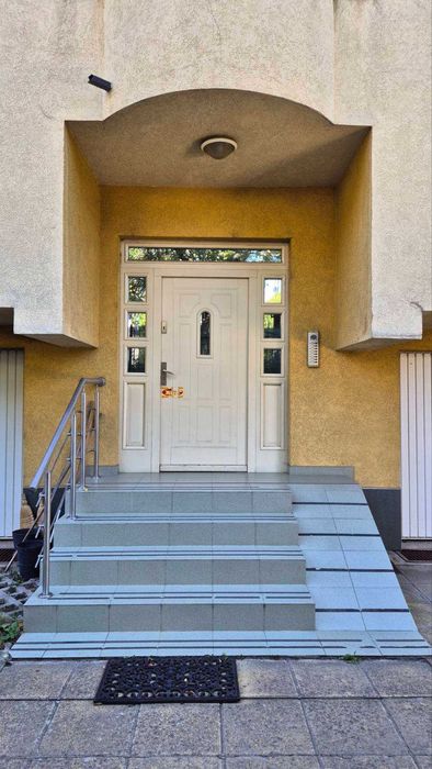 Тристаен тухлен апартамент с гараж в гр. Перник, кв. Димова махала