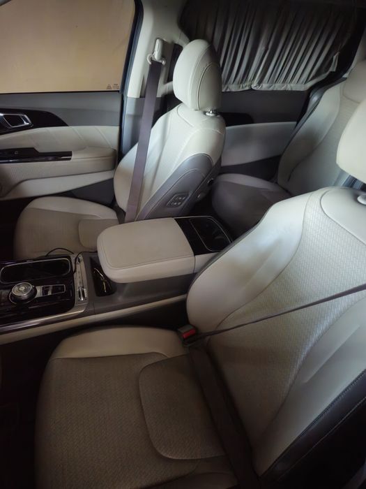 Kia carnival Hi limusine