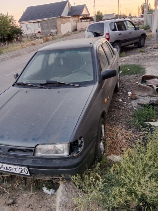 Ниссан Сани на ходу