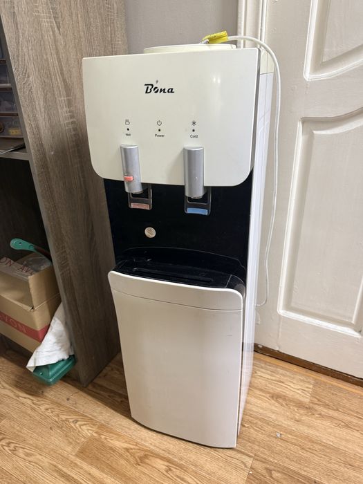 Кулер в подарок бутыли