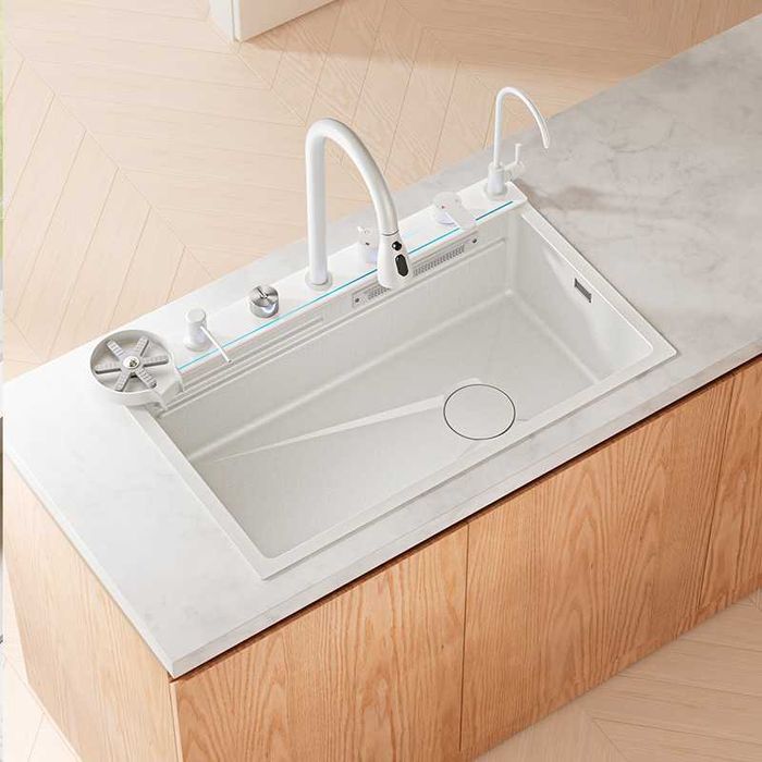 Бяла кухненска мивка с опция за пълно персонализиране