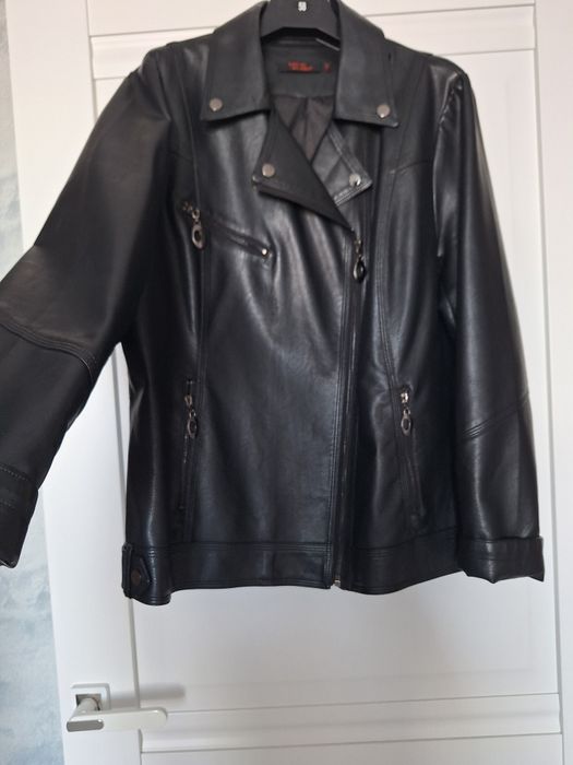 Куртка косуха женск кожаная черная , рр 50-52 . Новая