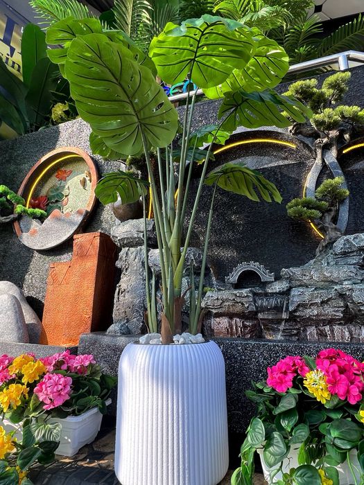 Искусственные цветы и деревья. Sun'iy gullar va daraxtlar