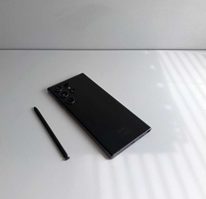 Смартфон Samsung S23 Ultra