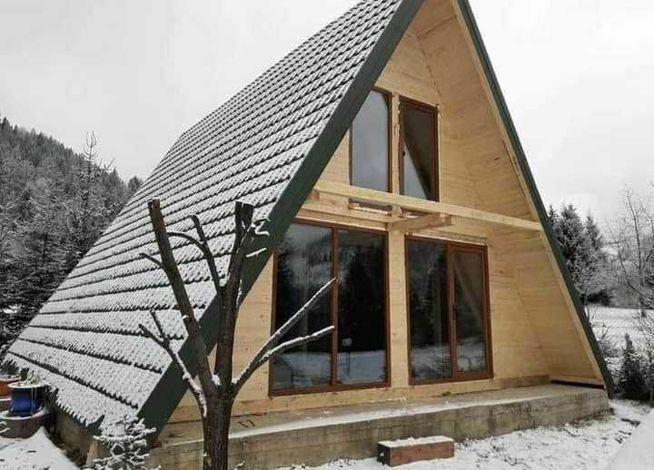 Vand casa modulara pe structura de metal sau lemn 9x8m