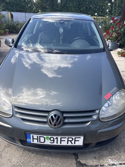 Golf 5, anul 2005, in doua usi, in stare buna…