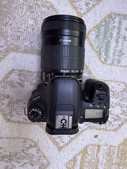 Продам Canon 77d