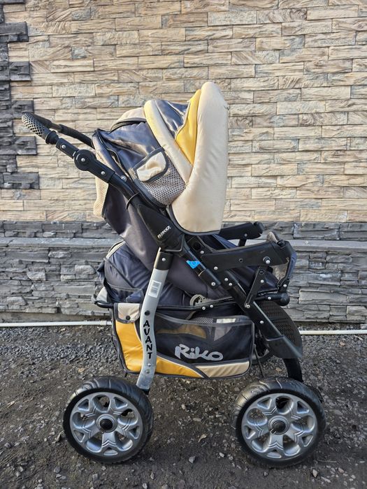 Продам детскую коляску Avant