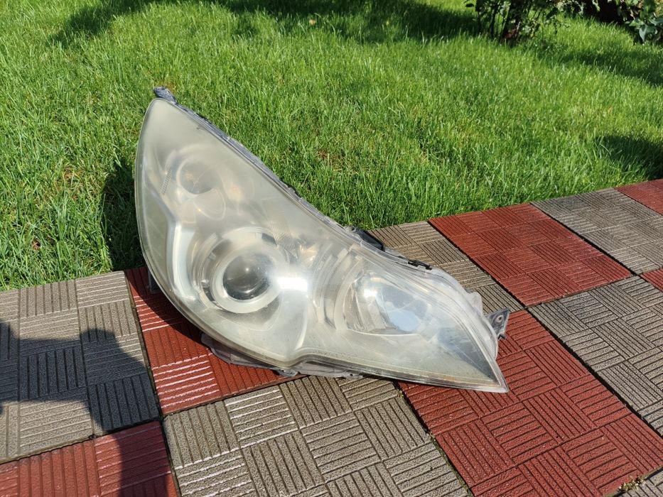 Фара правая на Subaru outback BR