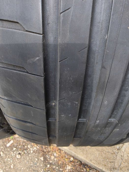 2 бр. летни гуми 225/40/19 Bridgestone MO DOT 3921 4 mm