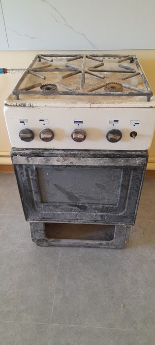 Продам газовую плиту