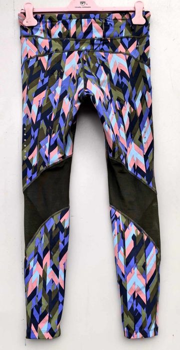 Nike oригинален дамски клин М размер