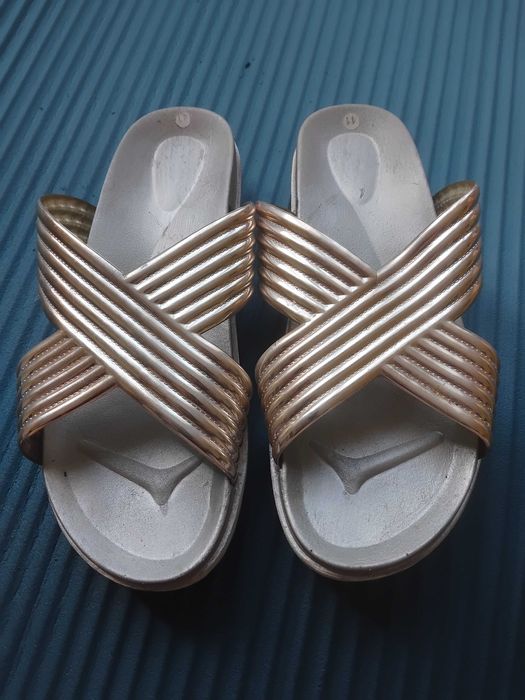 Дамски летни чехли / сандали