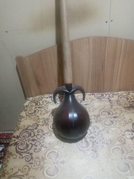 Qashqar rubob sotiladi