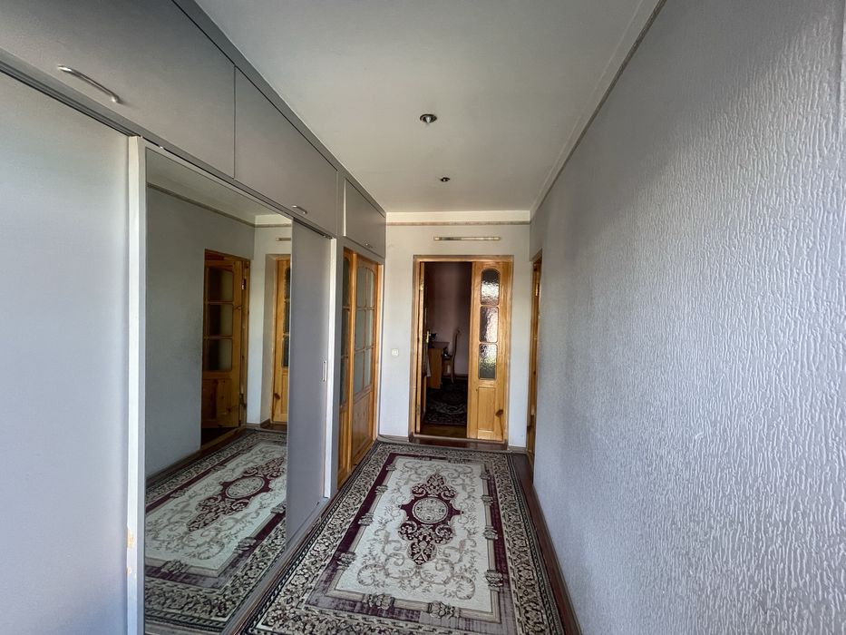 Дом с бассейном и сауной