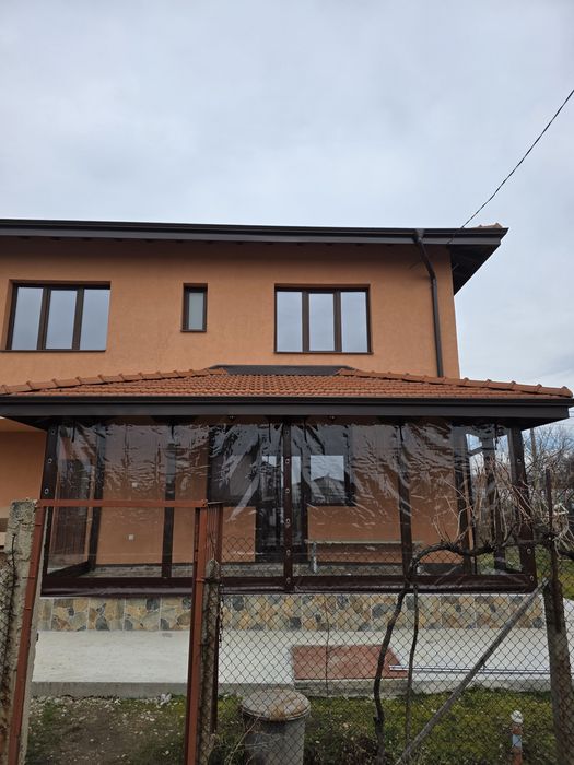 Ветроупорни завеси/винили