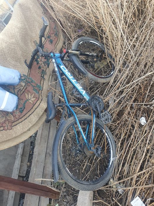 Великий продается