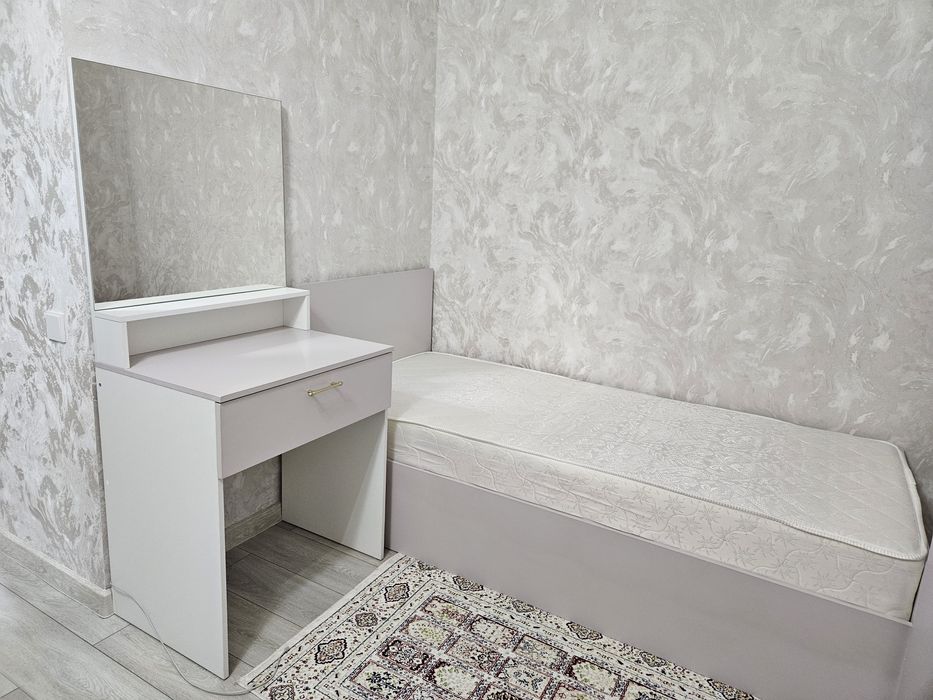 Продам Кровать с матрасом в отличном состоянии