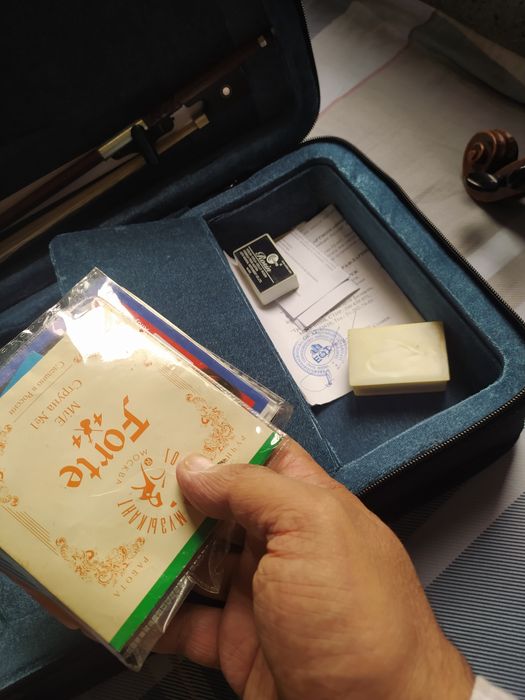 Скрипка 4/4  продается