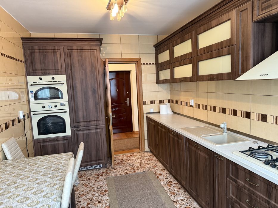 Apartamen de inchiriat