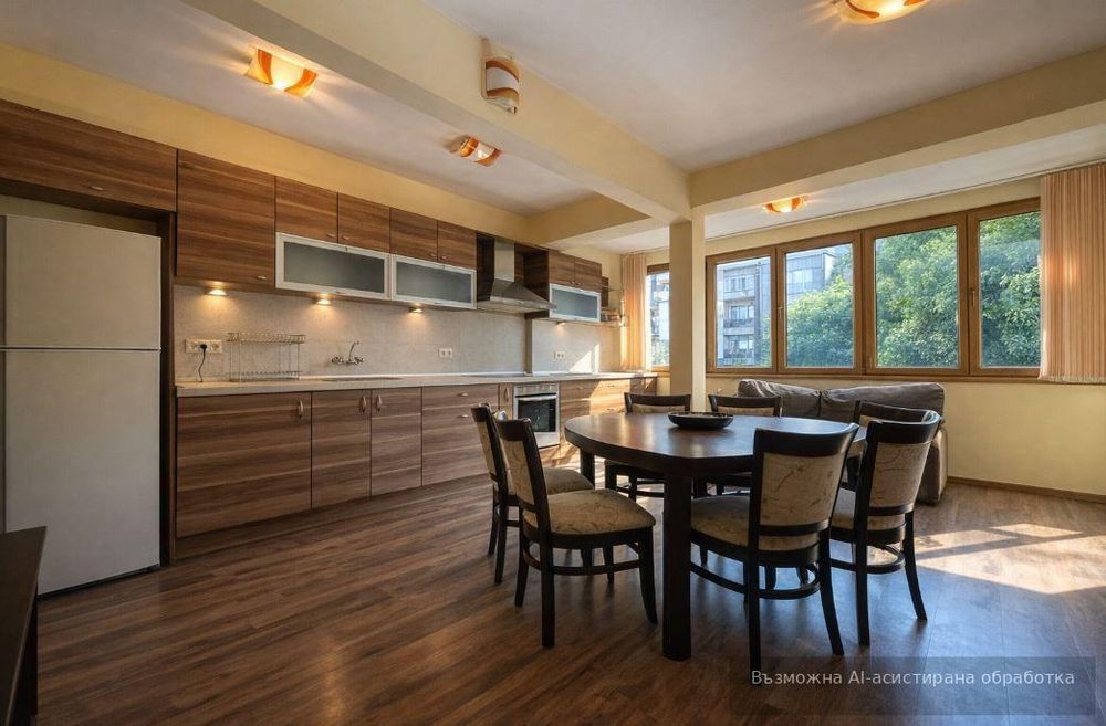 Тристаен апартамент в района на Център!