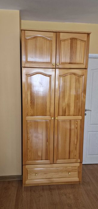 Гардероб от светъл Чам