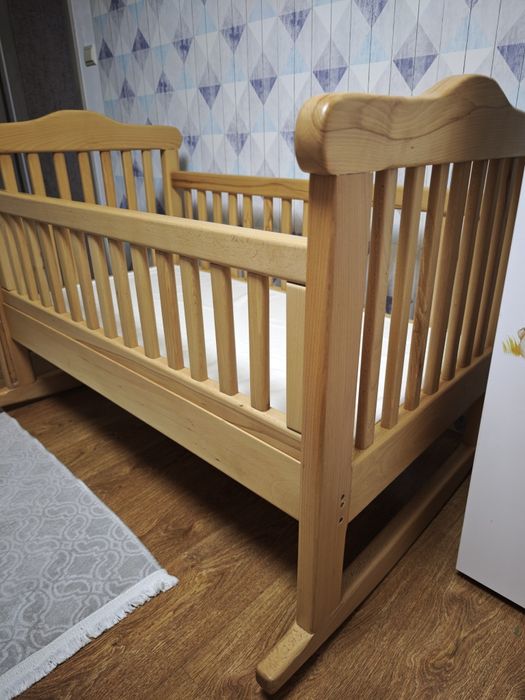 Детско / бебешко легло от масив