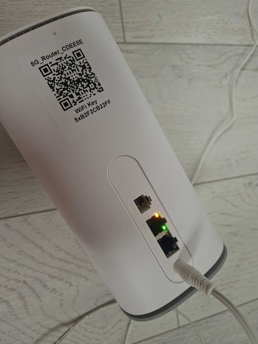 Router wireless cu SIM ZTE MC888 Pro 5G Wi-Fi 6 3600Mbps NFC Mesh