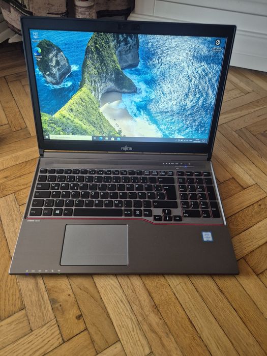 Laptop Fujitsu i5 ssd ddr4