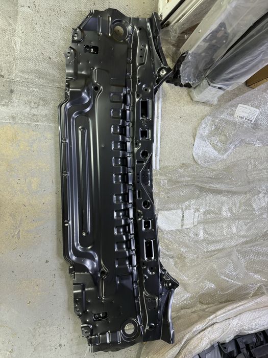 Бампер тойота камри 70 75