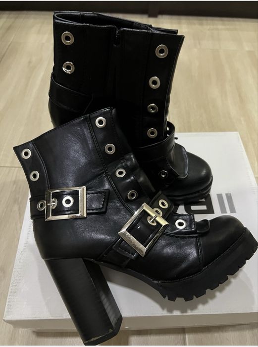 Дамски обувки GUESS,ботуши , кубинки DARIS