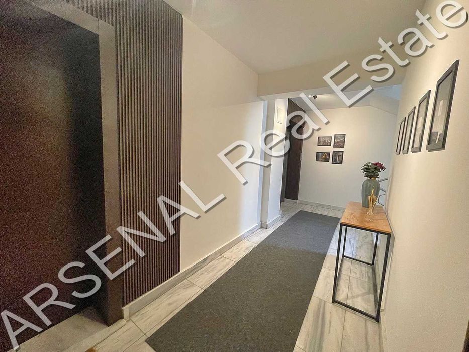 Дава се под наем Тристаен апартамент в София, Изгрев - 126 кв.м за 1100 € - Снимка #1