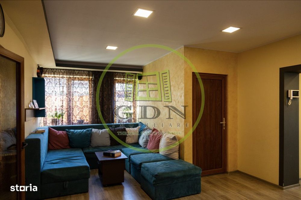 Casa zona centrala, 8 camere.