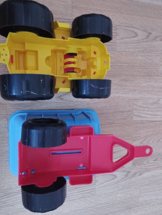 Трактор с прицепом