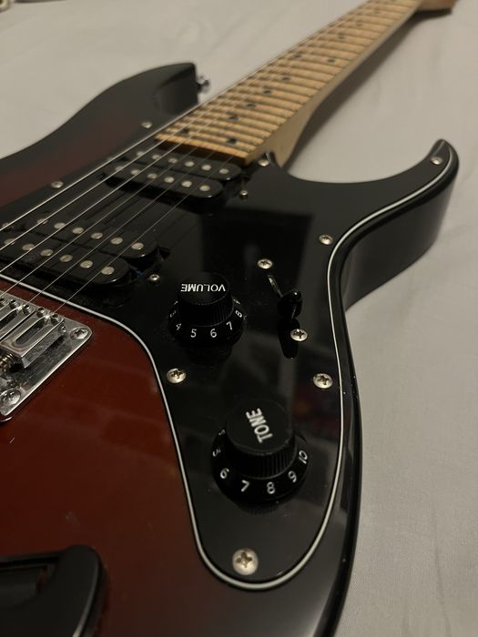 Ibanez GIO electrică HSH – Sunburst – 6 corzi – stare foarte bună