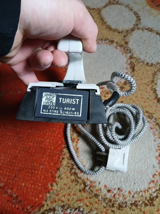 Fier de călcat vechi funcționabil românesc