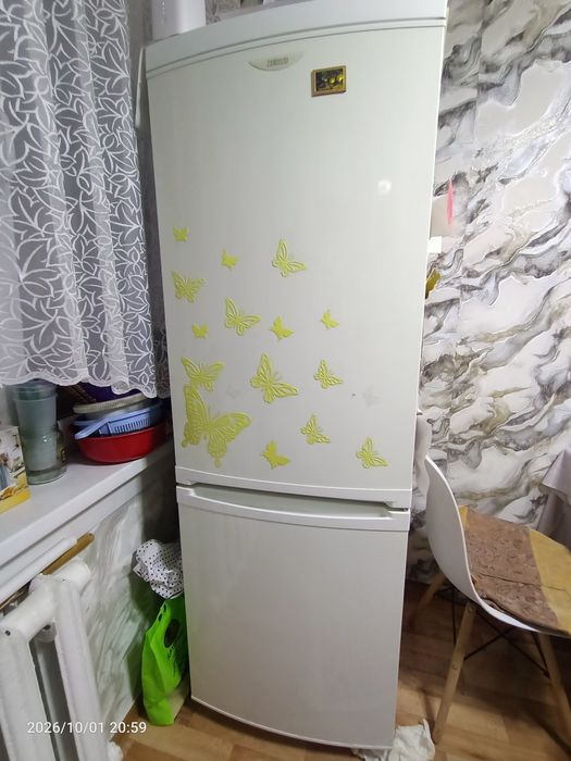 Продам холодильник 35000т