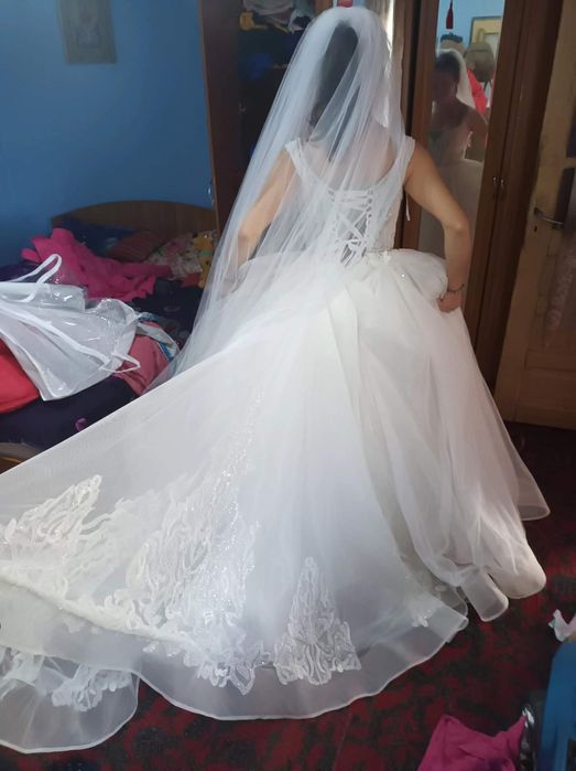 Rochie de mireasa purtata o data
