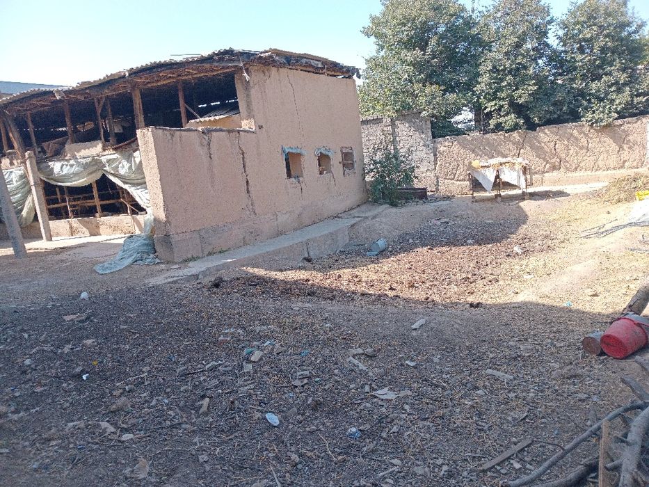 Назарбекда Ер сотилади. 4 сотх.  Мустакиллик к. 94 уй.