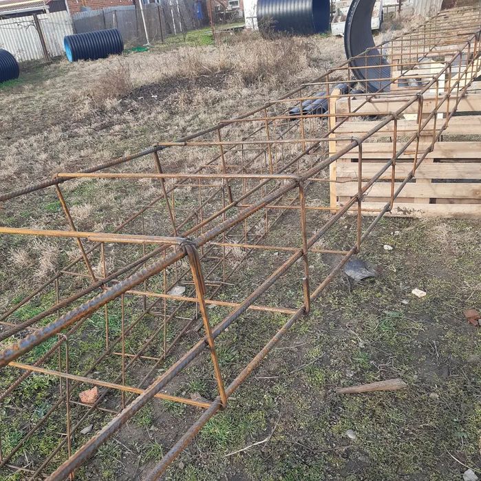 Заливка фундамента на забор