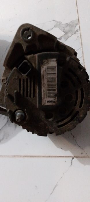 Vând alternator Valeo