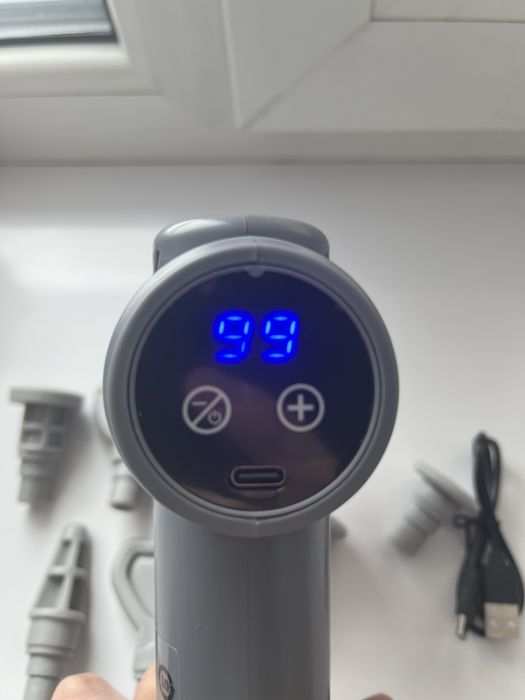 Профессиональный перкуссионный массажер Xtep